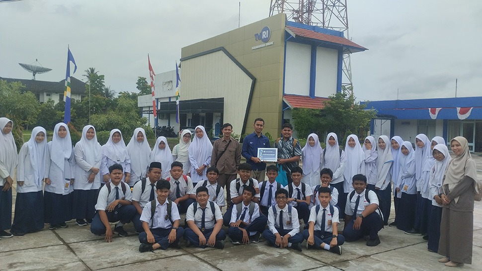 Kunjungan Edukatif SMP IT Nurul Wahdah ke TVRI  Stasiun Kalimantan Barat