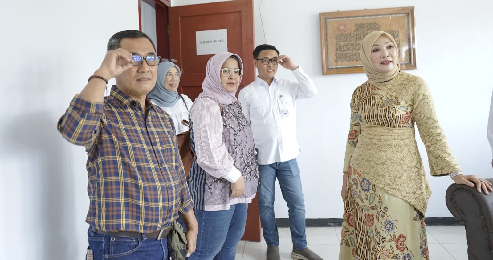 Anggota Komisi VII DPR RI Tinjau Sapras Pemancar Digital TVRI Stasiun Bengkulu