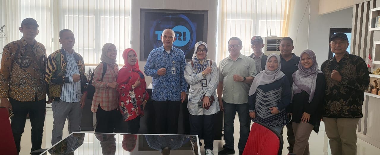 STUDI BANDING, TVRI JATIM KUNJUNGI TVRI SULSEL