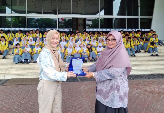 Sambut Siswa SMK Bina Insani Pinang, LPP TVRI Tebar Pengetahuan dan Inspirasi