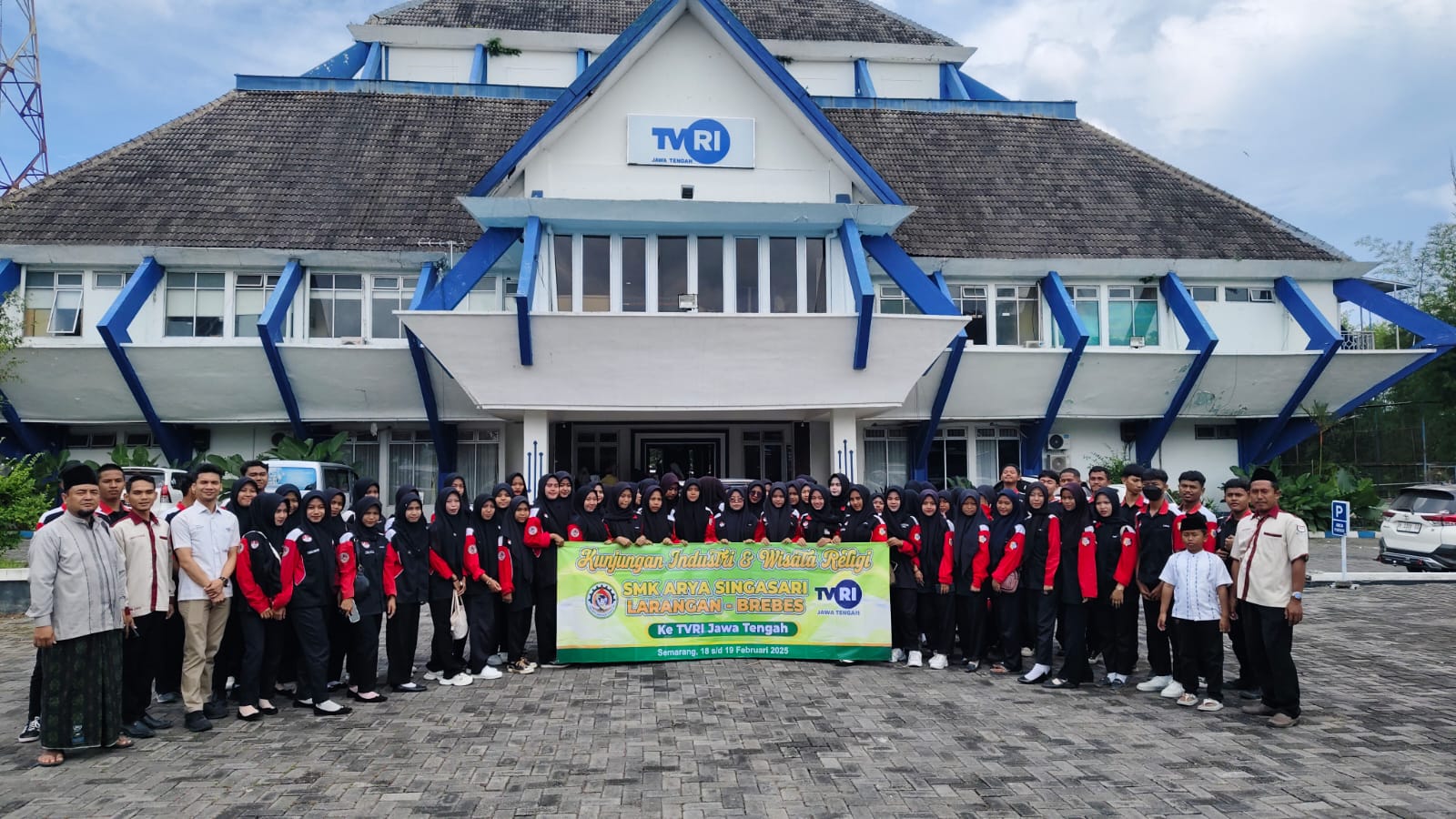 Eksplorasi Dunia Penyiaran: Mahasiswa STIE Bank BPD Jateng Memperoleh Pengalaman Baru Dalam Kunjungan Industri di TVRI Stasiun Jawa Tengah