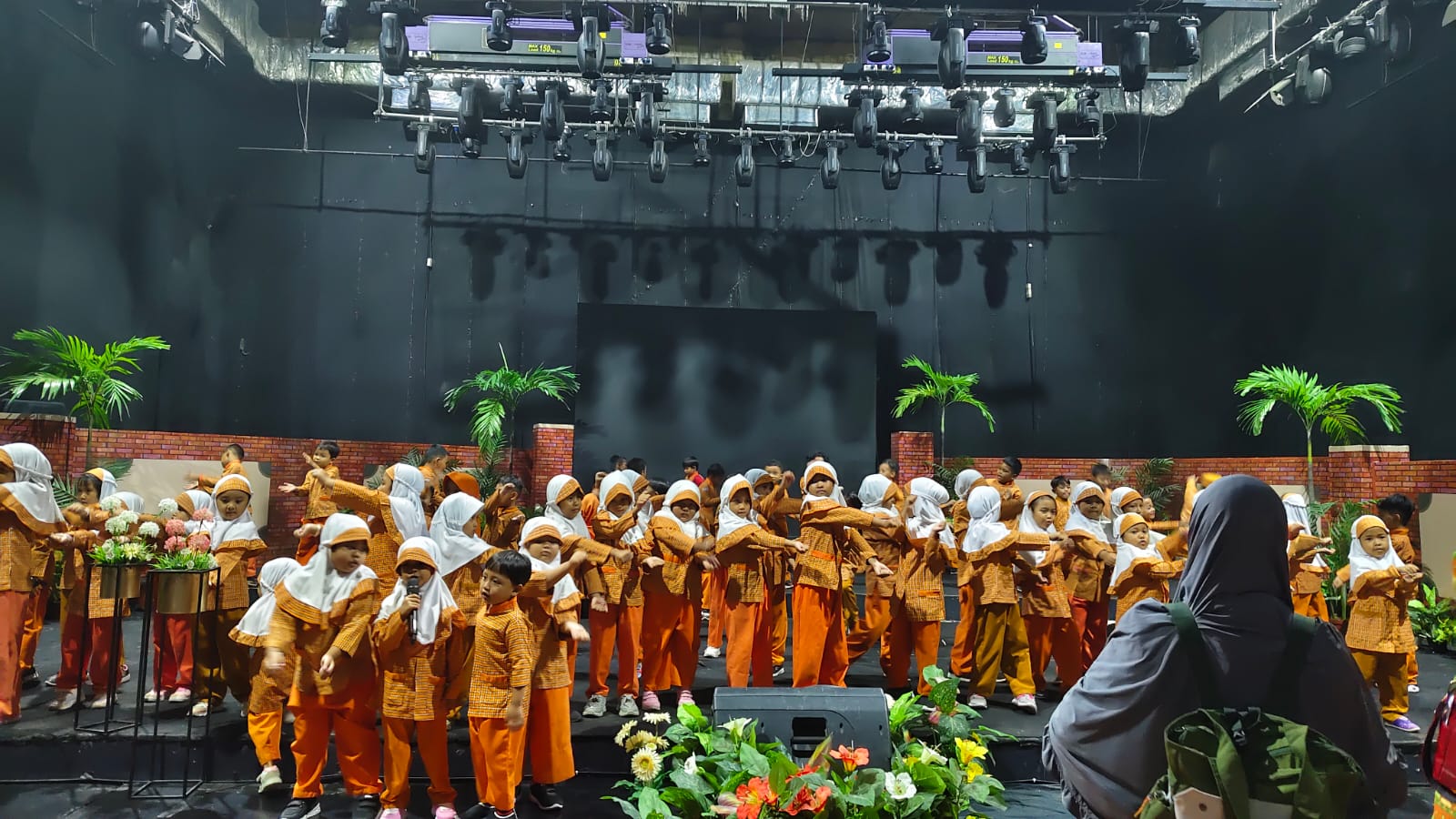 Mengenal Dunia Penyiaran Sejak Dini: Kegiatan Outing Class RA Perwanida 02 ke TVRI Jawa Tengah