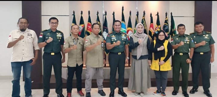 Kepala Stasiun TVRI Kalimantan Barat, Deasy Indriani, Mengunjungi Pangdam Tanjungpura 