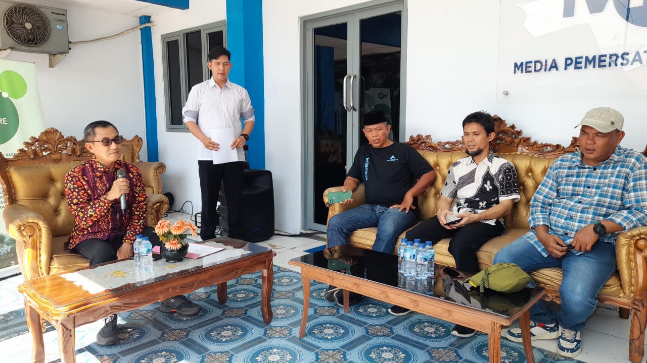 Kepala TVRI Stasiun Bengkulu memberikan Arahan &  Motivasi kepada 9 calon penyiar TVRI bengkulu