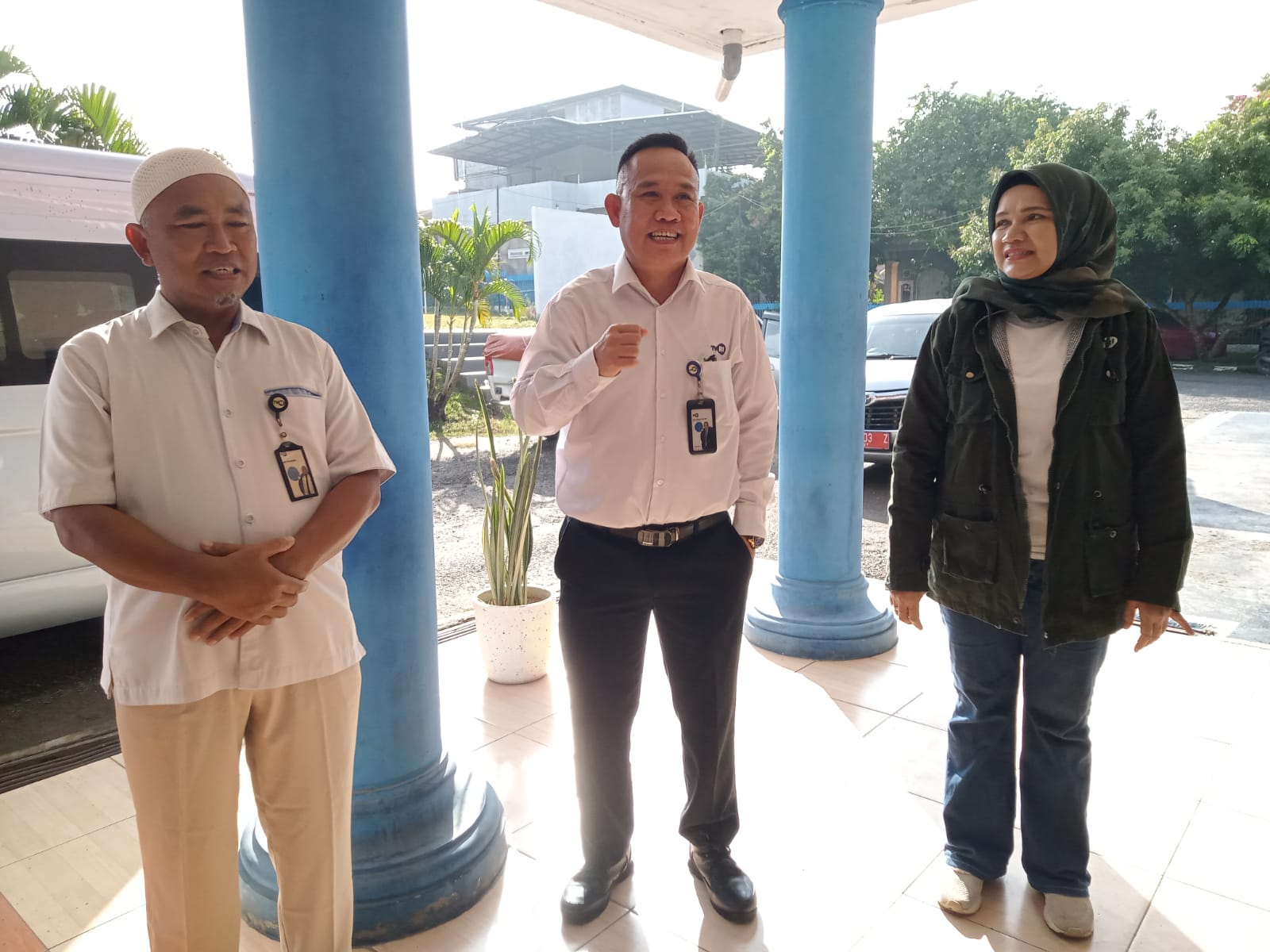 Kepala TVRI Stasiun Jambi Melepas Tim Liputan Musabaqoh Tilawatil Qur'an (MTQ) ke-53 Tingkat Provinsi Jambi 2024 yang Digelar di Kabupaten Kerinci