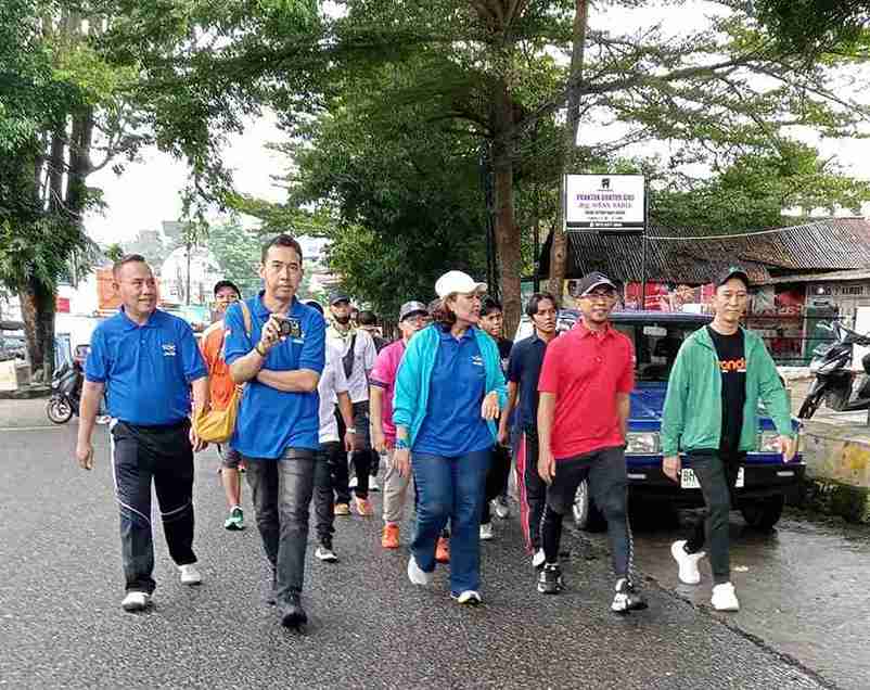 Dir PU LPP TVRI Melepas Fun Run / Fun Walk Pasar Inklusi Keuangan di Halaman Kantor TVRI Jambi