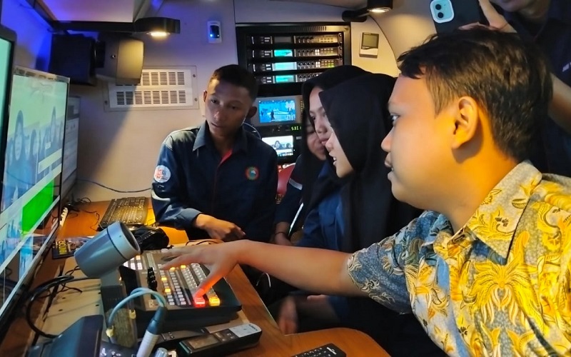 Siswa SMK Antusias Eksplorasi Dunia Broadcasting di TVRI